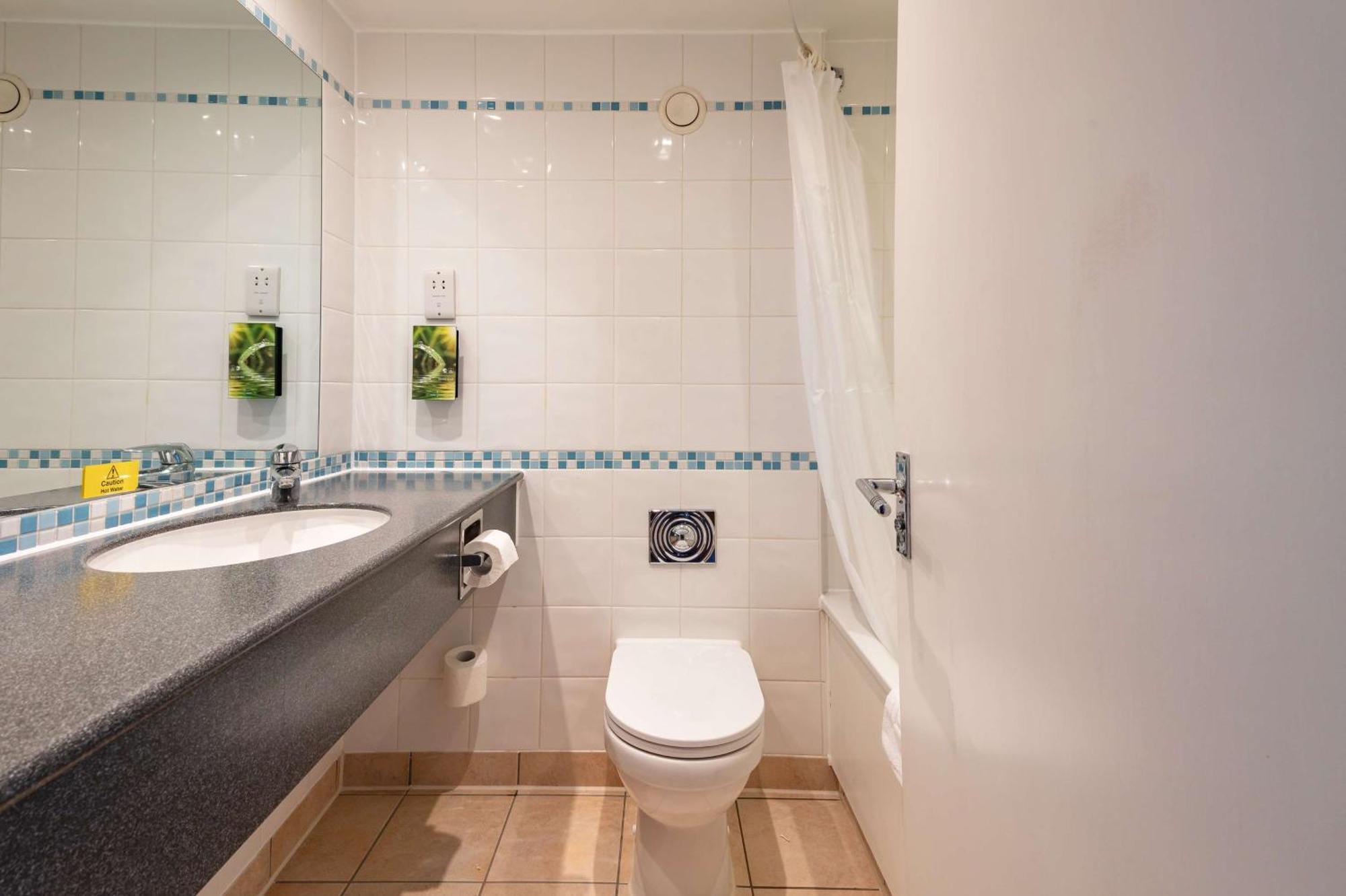 Milestone Peterborough Hotel A1M, Sure Hotel Collection By Best Western Stilton Exterior foto